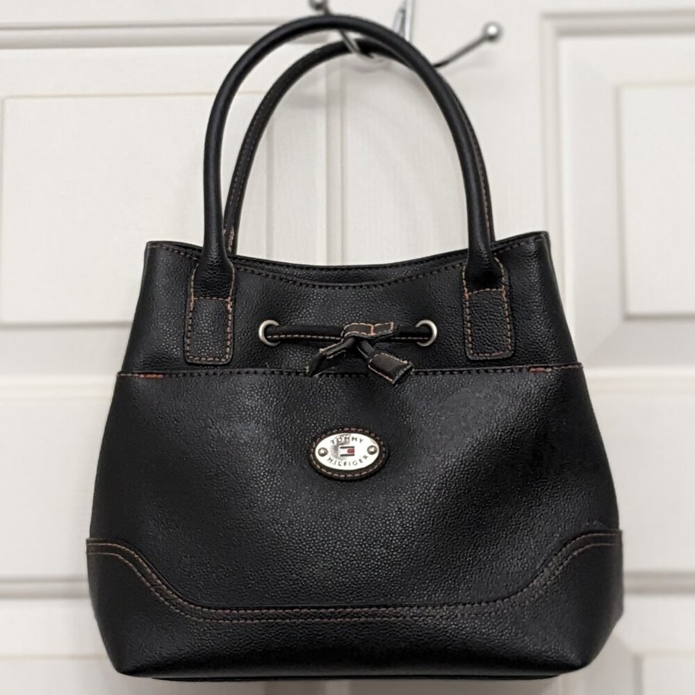 Tommy Hilfiger Women's Handbag / Shoulder Bag  SMALL SATCHEL Black